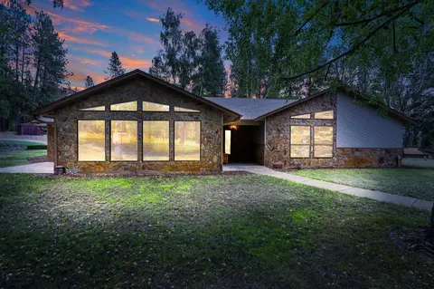 28606 N Cedar Rd, Deer Park, WA 99006