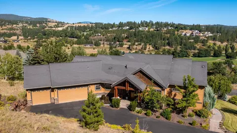 11910 S Fairway Ridge Ln, Spokane, WA 99224