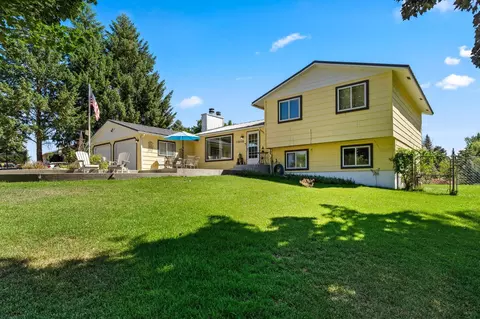 12806 N Cherry St, Mead, WA 99021
