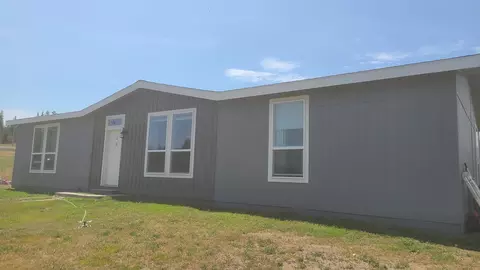 323651 Hwy 2 Hwy, Newport, WA 99156