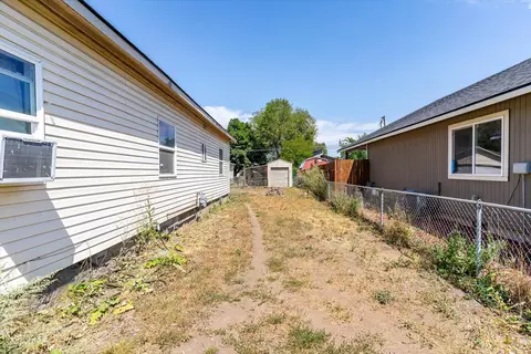 2623 E Sharp Ave, Spokane, WA 99202 photo 24