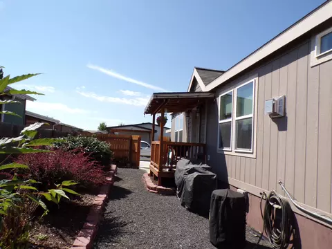 10510 W Richland Rd UNIT 114, Cheney, WA 99004