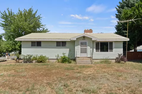 810 W Main Ave, Chewelah, WA 99109