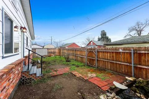 1232 E Longfellow Ave, Spokane, WA 99207 photo 33