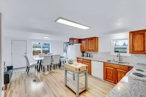 1232 E Longfellow Ave, Spokane, WA 99207 photo 15