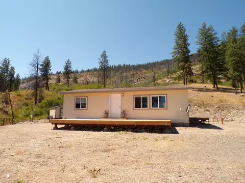 30 Ballard Ave, Kettle Falls, WA 99141