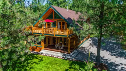 6610 Long Lake Dr, Nine Mile Falls, WA 99026