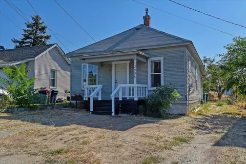 2806 N Standard St, Spokane, WA 99207