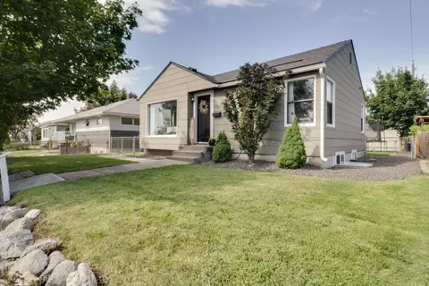 4727 N Oak St, Spokane, WA 99205