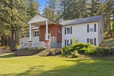 8121 E Bernhill Rd, Colbert, WA 99005