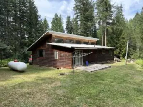 3696 F Waitts Lake Rd, Valley, WA 99181