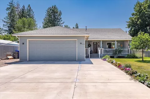 418 E 3rd St, Deer Park, WA 99006