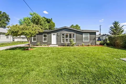 8907 E Frederick Ave, Millwood, WA 99212