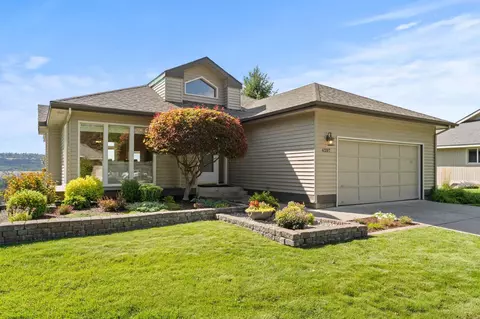 6207 N Park View Ln, Spokane, WA 99205