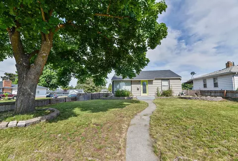 5828 N Elm St, Spokane, WA 99205
