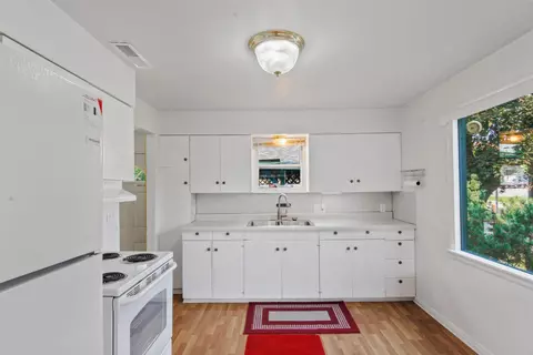 1704 E Hoffman Ave, Spokane, WA 99207 photo 7