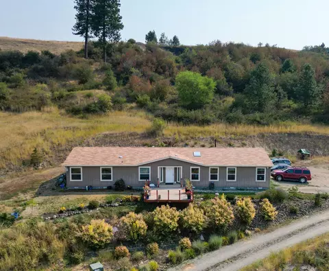 17020 N Greenbluff Rd, Colbert, WA 99005