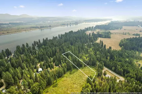 281 Davis Rd, Usk, WA 99180