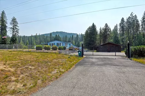 321924 Highway 2 Hwy, Newport, WA 99156