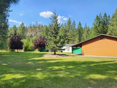 7215 N Moose Ln, Newman Lake, WA 99025