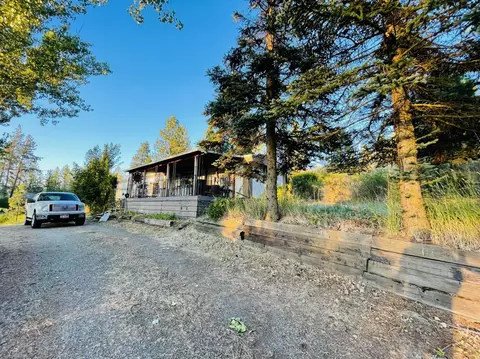 424 NE Stringham Rd, Rockford, WA 99030