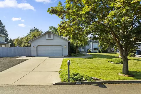 12126 E 37th Ct, Spokane, WA 99206 photo 2