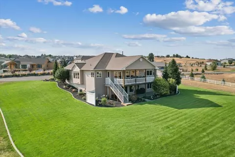 2622 S Rodeo Dr, Greenacres, WA 99016
