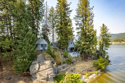22225 E Rock Haven Ln, Newman Lake, WA 99025