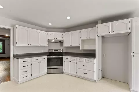 327 E Crown Ave, Spokane, WA 99207 photo 9