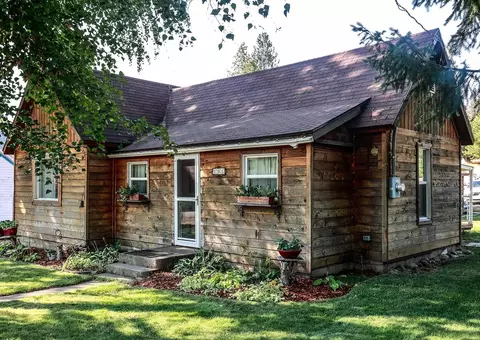 101 E Lake Ave, Rockford, WA 99030