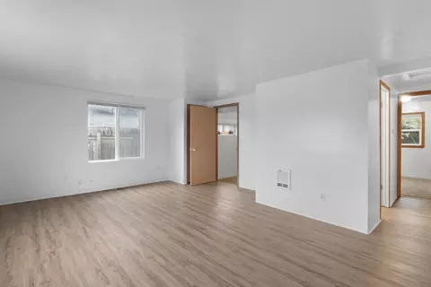 2118 E Buckeye Ave, Spokane, WA 99207 photo 6