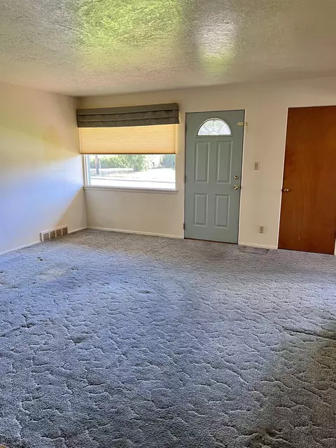 1235 E 37th Ave, Spokane, WA 99203 photo 3