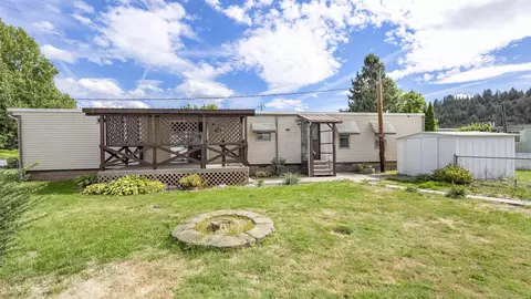 520 S Tschirley Rd, Greenacres, WA 99016