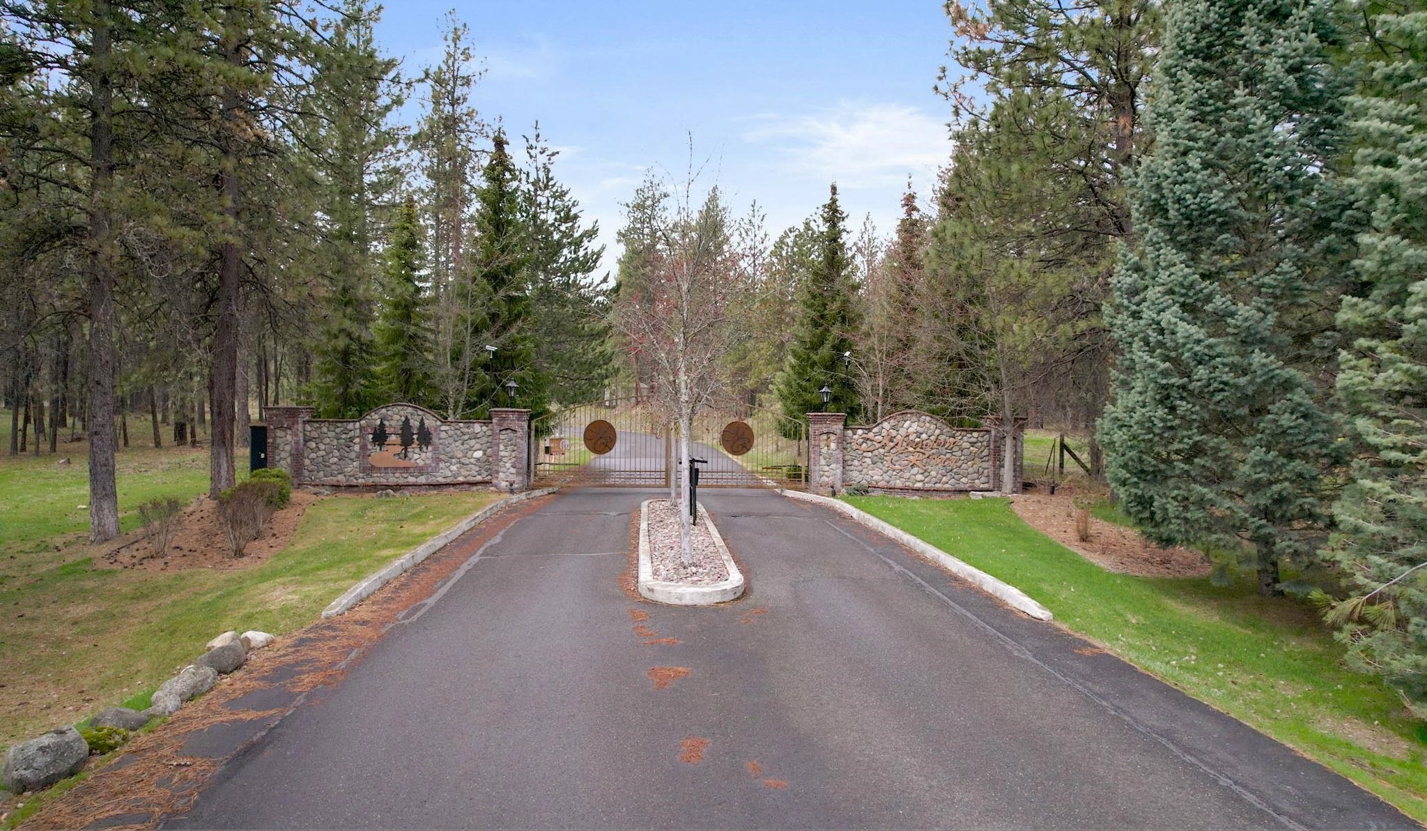 235 N Xx N Meadow Riv Ln  