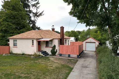 10407 E Valleyway Ave, Spokane, WA 99206