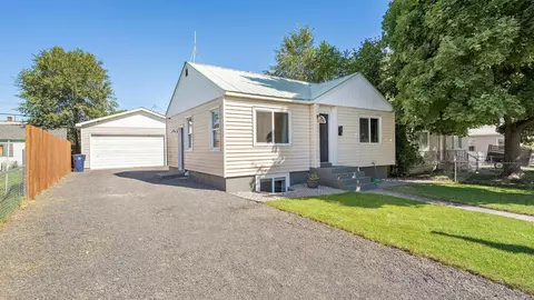 1607 E Lacrosse Ave, Spokane, WA 99207