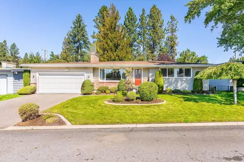 1208 W Wedgewood Ave, Spokane, WA 99208