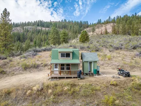 35216 Old Hughes Rd, Davenport, WA 99122