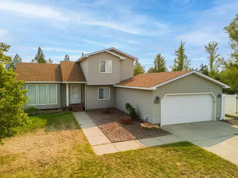 1112 N Dover Rd, Medical Lake, WA 99022