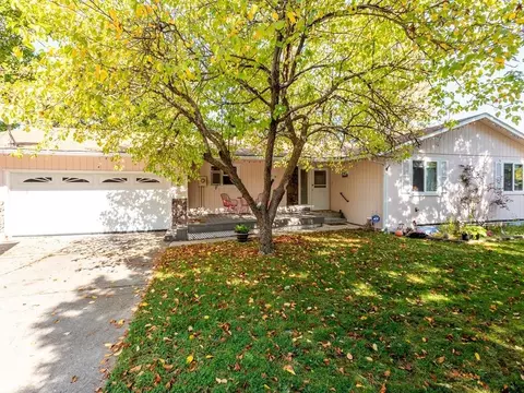 715 E Roundtable Cir, Spokane, WA 99218