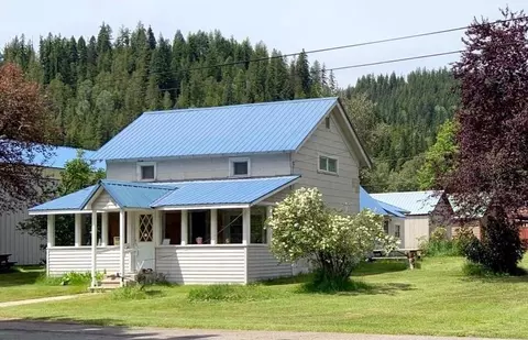 106 S Main St, Metaline, WA 99152