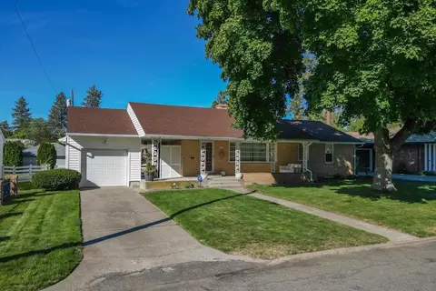 1123 E Club Ct, Spokane, WA 99203