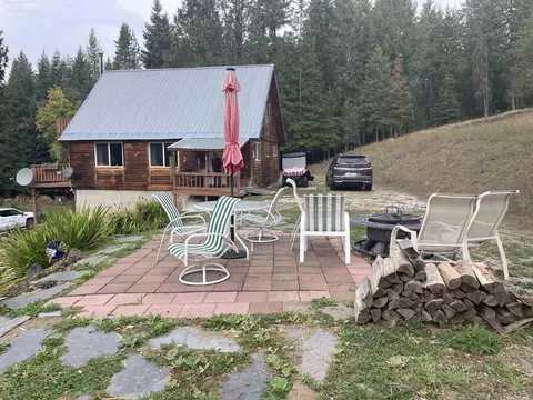 382 Skookum Meadows Rd, Newport, WA 99156