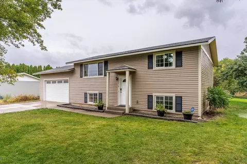 5418 N Estep Rd, Newman Lake, WA 99025