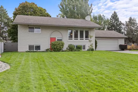 1221 S Woodlawn Rd, Spokane Valley, WA 99216