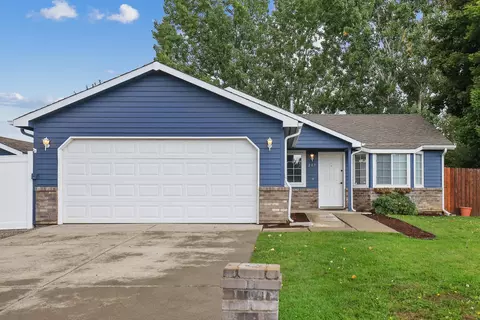 207 N Country Club Dr, Deer Park, WA 99006