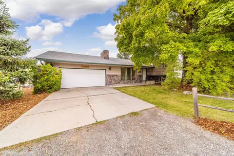 223 S Barker Rd, Greenacres, WA 99016