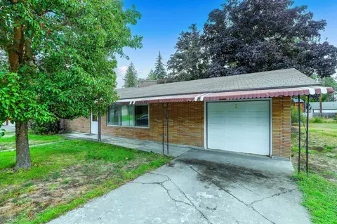 1712 E 37th Ave, Spokane, WA 99203 photo 3