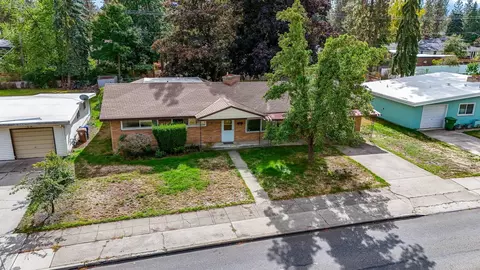 1712 E 37th Ave, Spokane, WA 99203 photo 2