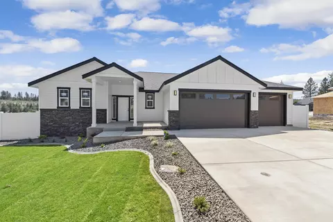 3432 E Yearling Rd, Chattaroy, WA 99003